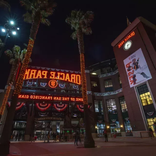 Ingresso Oracle Park Willie Mays Plaza